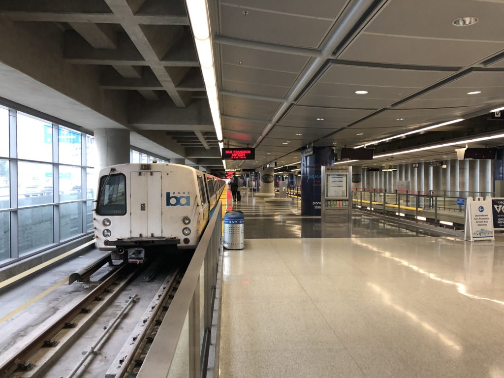 サンフランシスコ_BART・バート_サンフランシスコ国策空港着