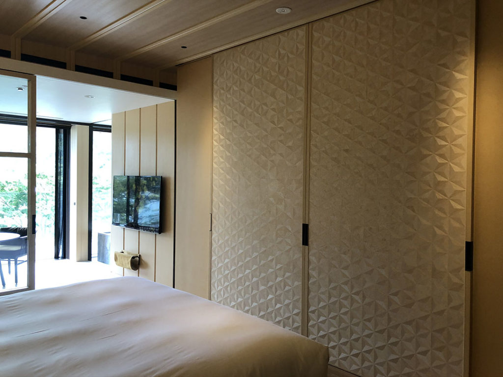 リッツカールトン日光の客室|バスルームシンク|スライド式ドア