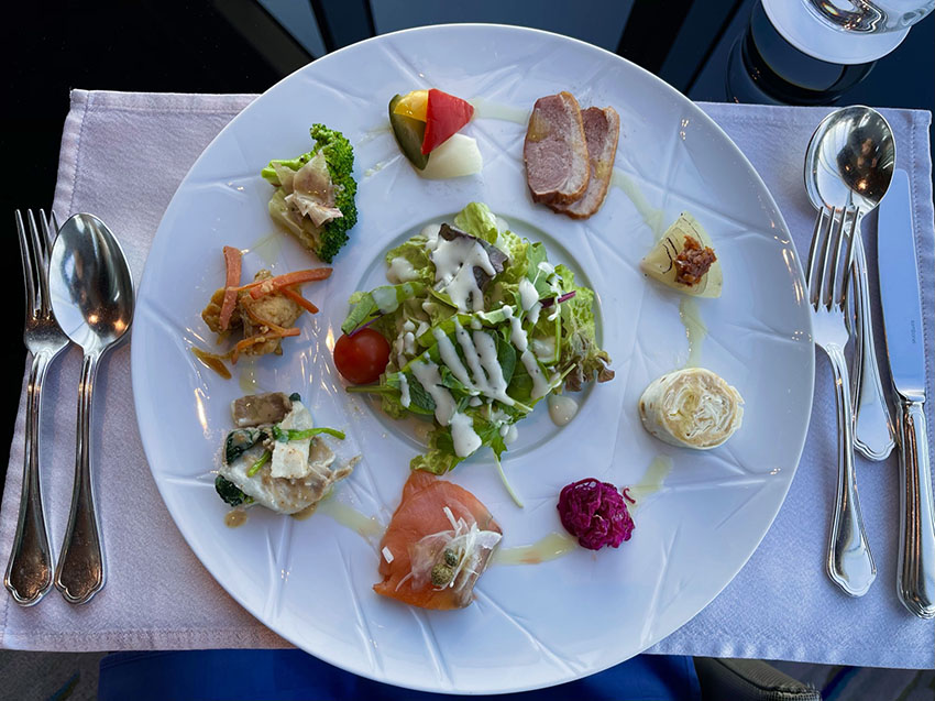 大阪マリオット都ホテル｜レストランZKのランチ