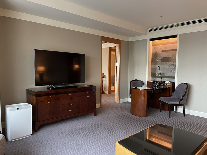 リッツ・カールトン東京｜タワースイート｜リビングルーム