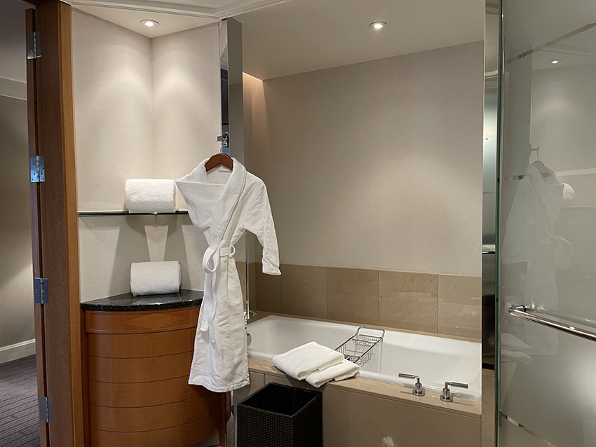 リッツ・カールトン東京｜タワースイート｜洗面台＆バスルーム