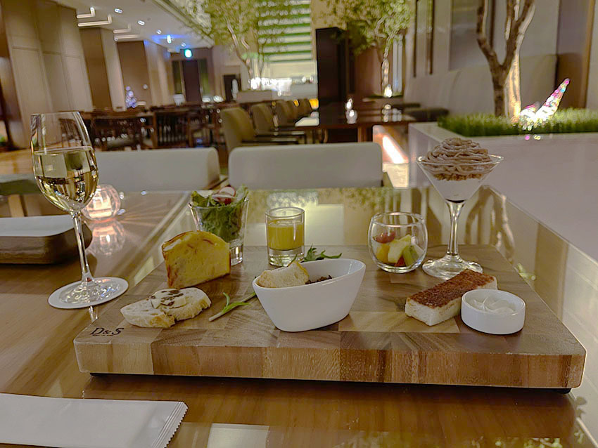 大阪マリオット都ホテル｜クラブラウンジ（カクテルタイム）