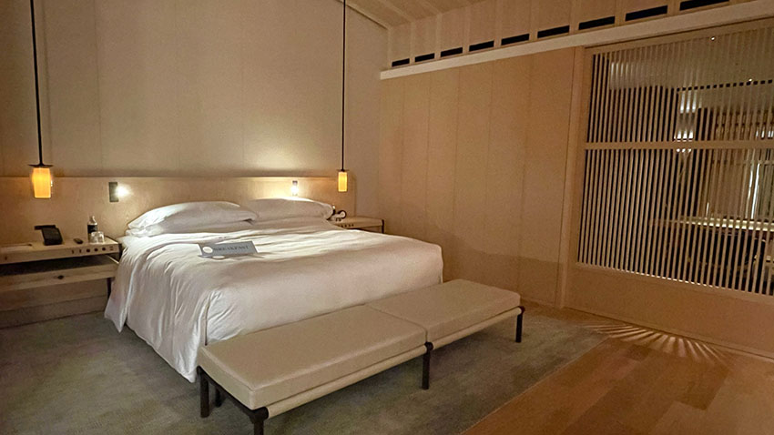 中禅寺湖ビュースイートのベッドルーム|リッツカールトン日光