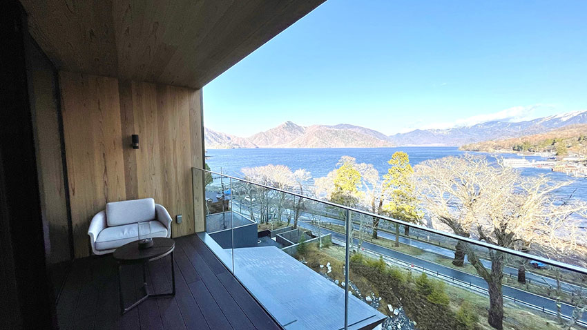 中禅寺湖ビュースイートのバルコニー|リッツカールトン日光