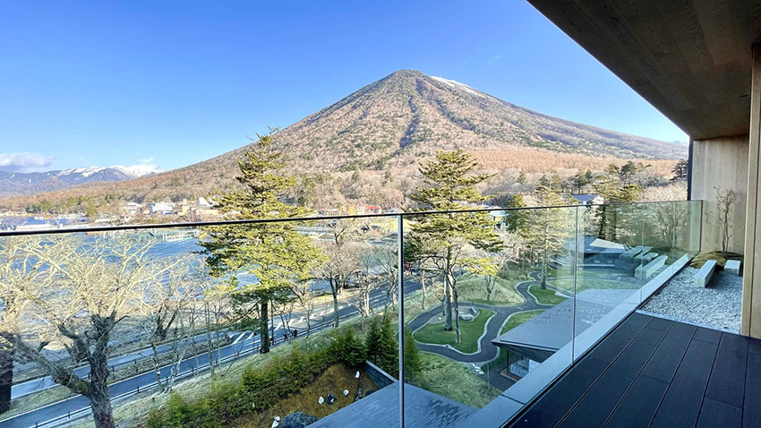 中禅寺湖ビュースイートのバルコニー|リッツカールトン日光