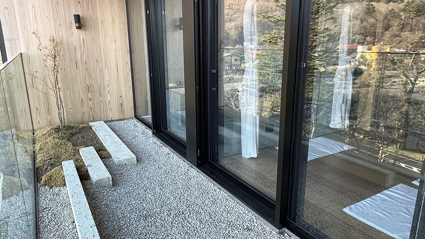 中禅寺湖ビュースイートのバルコニー|リッツカールトン日光