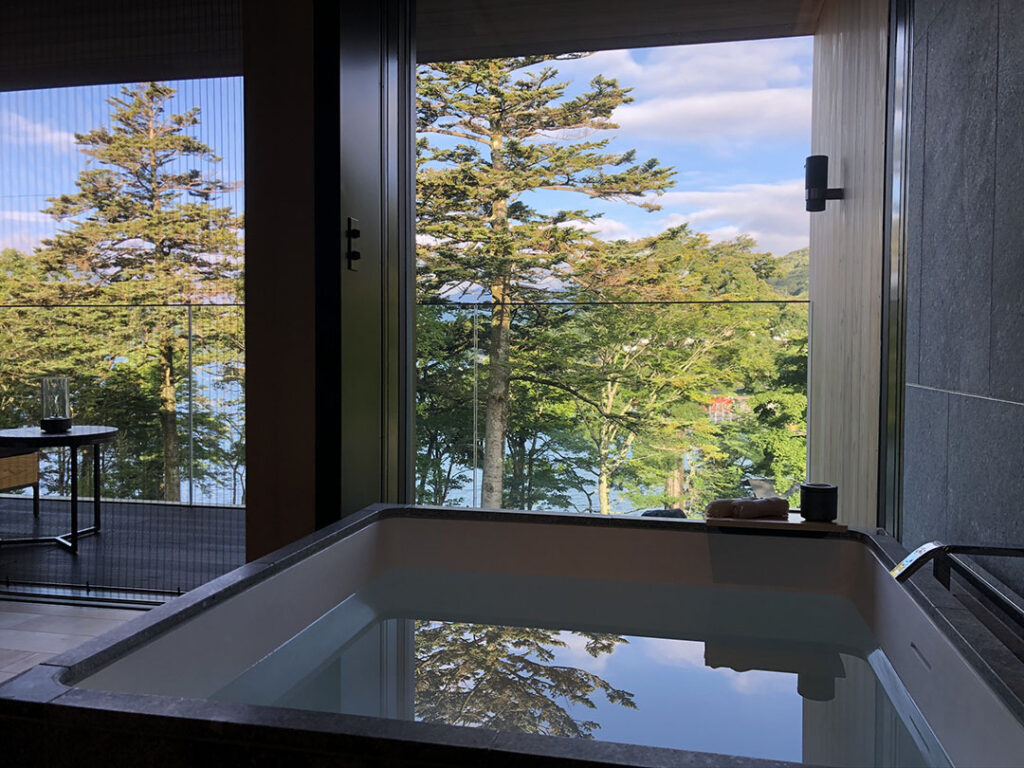 中禅寺湖ビュー、キング/ツインのバスルーム|リッツカールトン日光