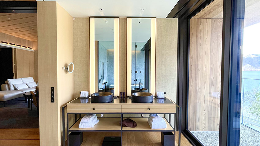 中禅寺湖ビュースイートの洗面台|リッツカールトン日光