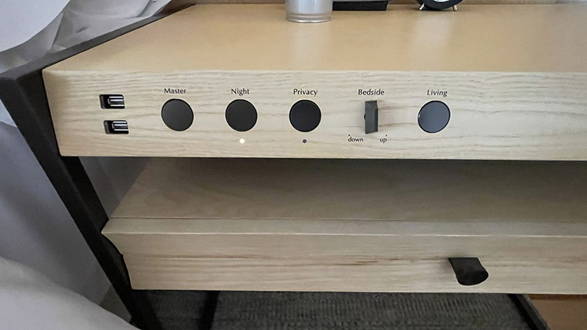 中禅寺湖ビュースイートのベッドルーム|リッツカールトン日光