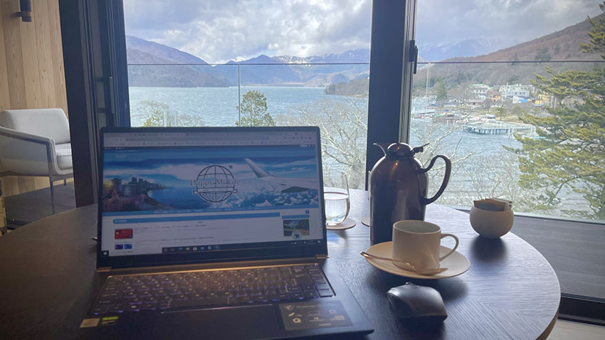 中禅寺湖ビュースイートのリビングルーム|リッツカールトン日光