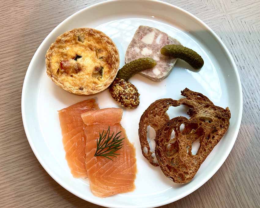 リッツカールトン東京宿泊記|カフェ&デリ