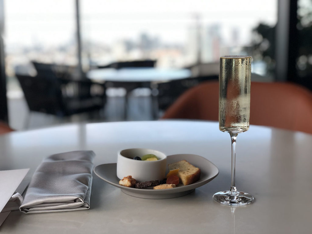 メズム東京｜クラブラウンジ（club mesm）のドリンクサービス