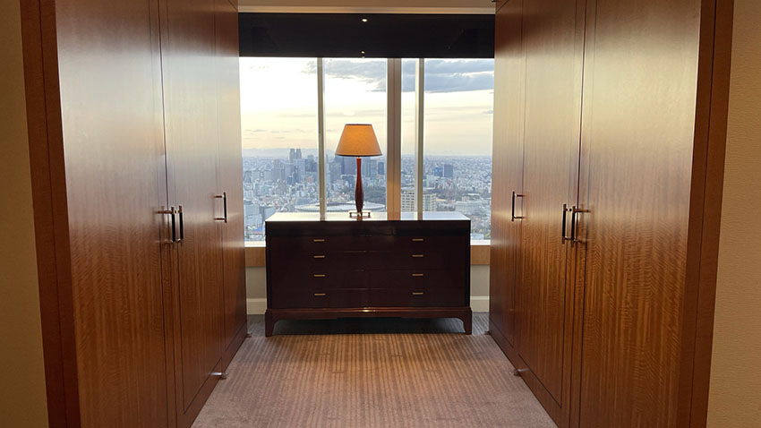 カールトンスイートのクローゼット|リッツ・カールトン東京
