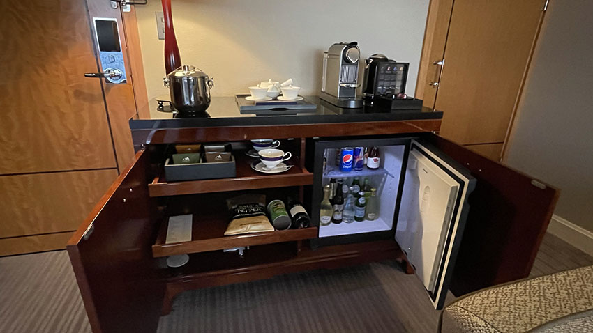 カールトンスイートのリビングルーム|リッツ・カールトン東京