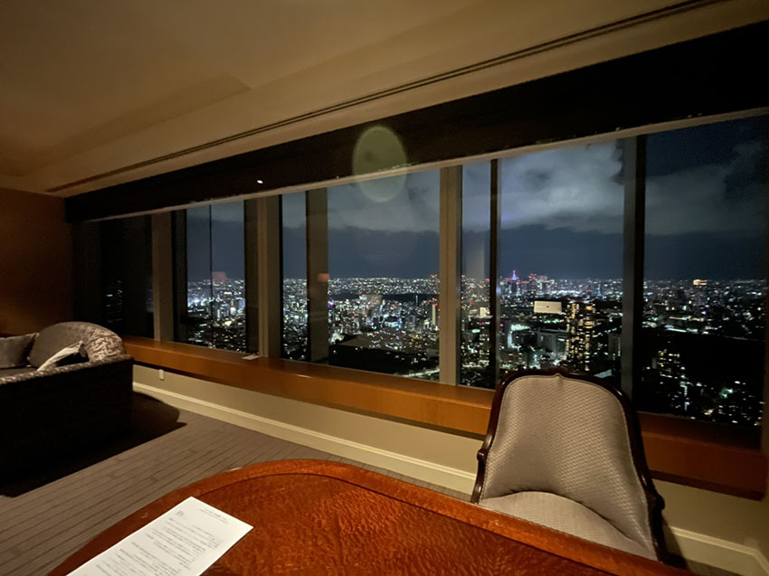 カールトンスイートのベッドルーム|リッツ・カールトン東京