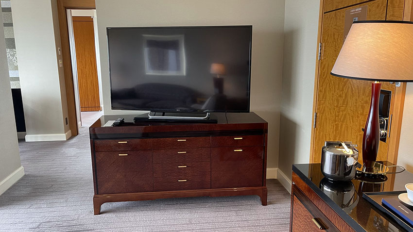 カールトンスイートのリビングルーム|リッツ・カールトン東京