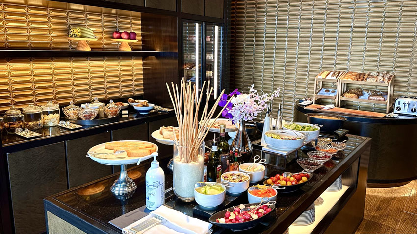 リッツカールトン東京クラブラウンジ｜お昼の軽食