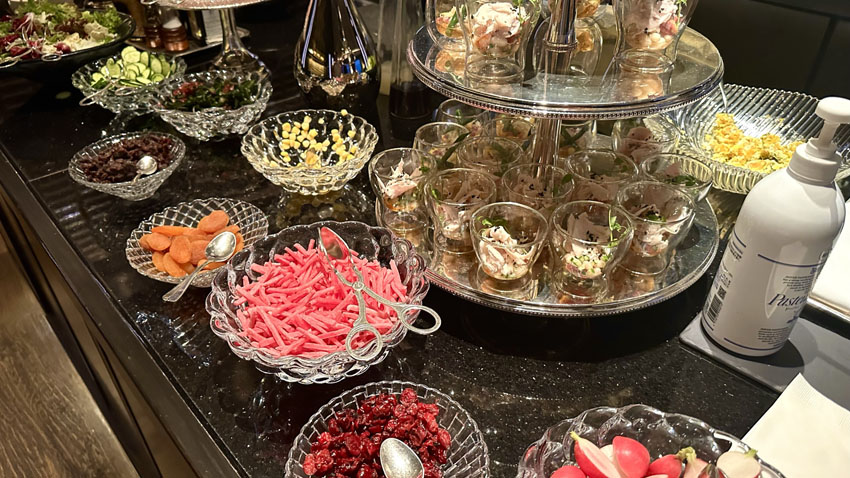 リッツカールトン東京クラブラウンジ｜ディナー前のオードブル