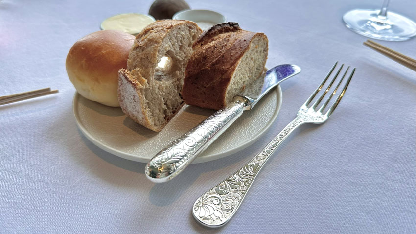 リッツカールトン東京の45階に位置するメインダイニング『Héritage by Kei Kobayashi（エリタージュ バイ ケイ コバヤシ）』 