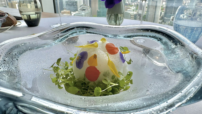 リッツカールトン東京の45階に位置するメインダイニング『Héritage by Kei Kobayashi（エリタージュ バイ ケイ コバヤシ）』 前菜