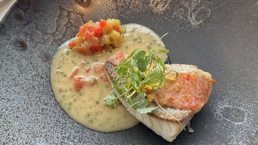 リッツカールトン東京の45階に位置するメインダイニング『Héritage by Kei Kobayashi（エリタージュ バイ ケイ コバヤシ）』 メインディッシュ（魚）