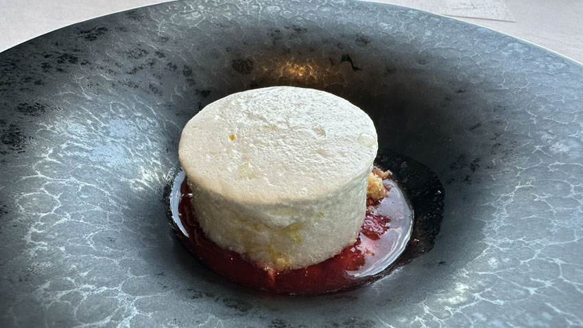 リッツカールトン東京の45階に位置するメインダイニング『Héritage by Kei Kobayashi（エリタージュ バイ ケイ コバヤシ）』 デザート