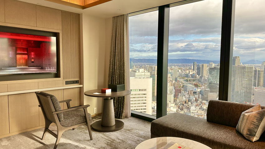 大阪ステーションホテル宿泊記｜シーニック・コーナールーム・キング