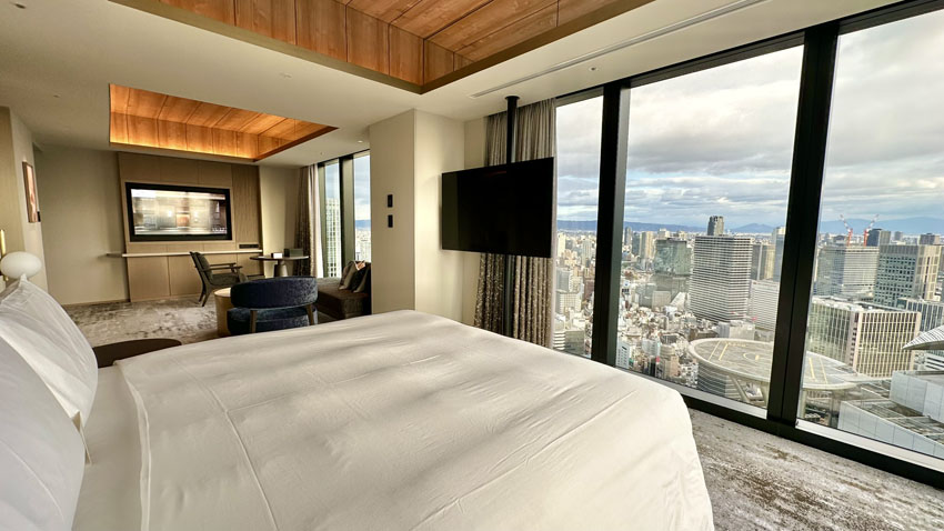 大阪ステーションホテル宿泊記｜シーニック・コーナールーム・キング