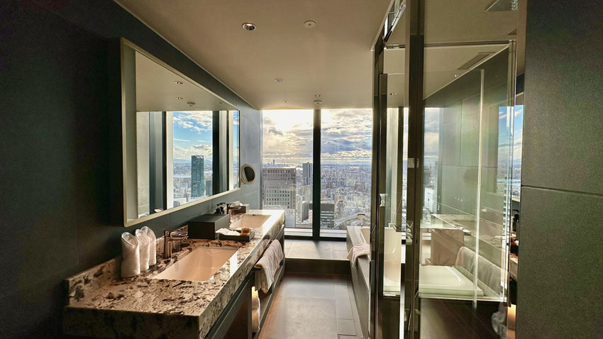 大阪ステーションホテル宿泊記｜シーニック・コーナールーム・キング