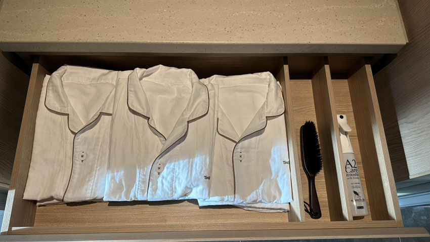 大阪ステーションホテル宿泊記｜シーニック・コーナールーム・キング