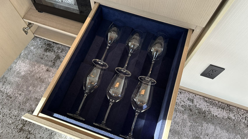 大阪ステーションホテル宿泊記｜シーニック・コーナールーム・キング