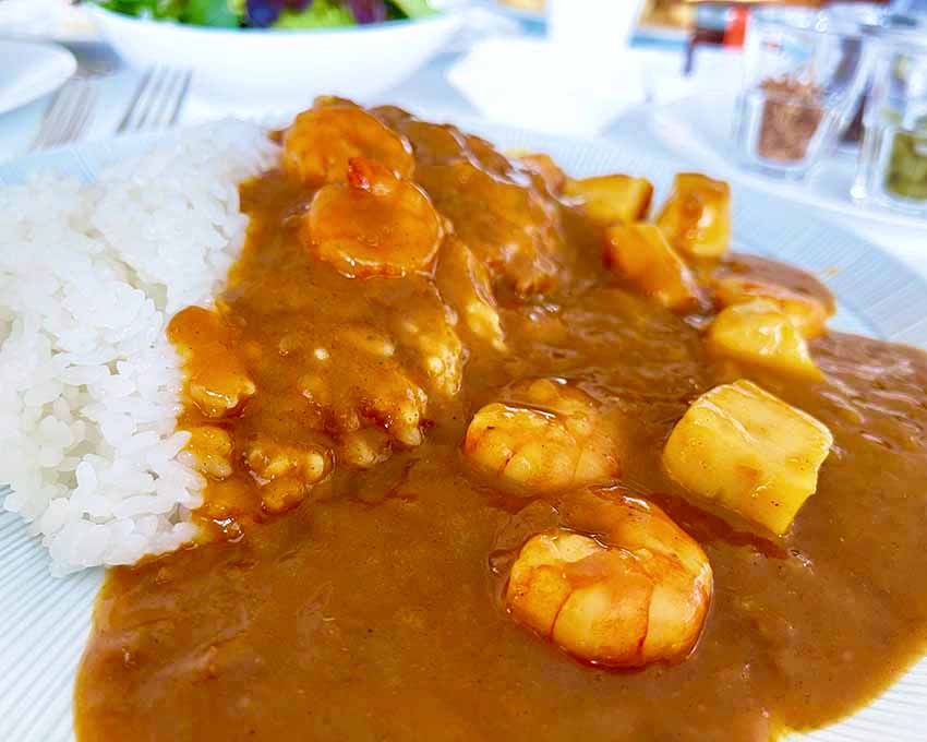 パレスホテル東京宿泊記|シュリンプ&帆立貝のカレー