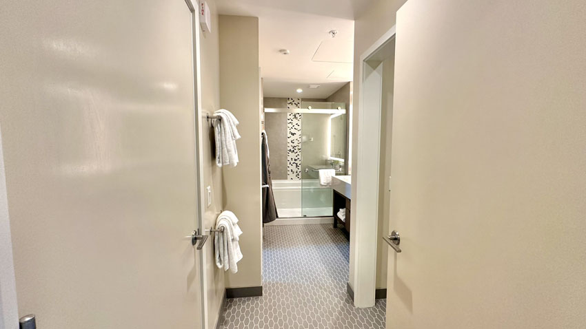 マリオットバケーションクラブワイキキ 客室 洗面台・バスルーム・トイレ