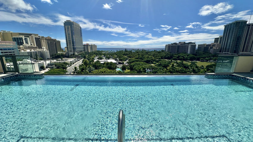 マリオットバケーションクラブワイキキ ルーフトップ インフィニティプール