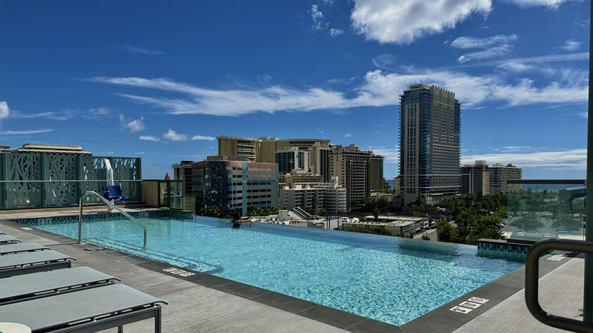 マリオットバケーションクラブワイキキ ルーフトップ インフィニティプール
