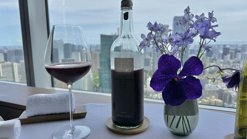 リッツカールトン東京の45階に位置するメインダイニング『Héritage by Kei Kobayashi（エリタージュ バイ ケイ コバヤシ）』