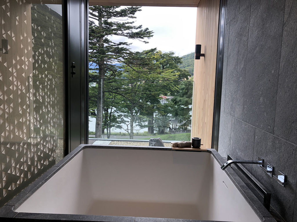 リッツカールトン日光の客室|浴室とシャワー