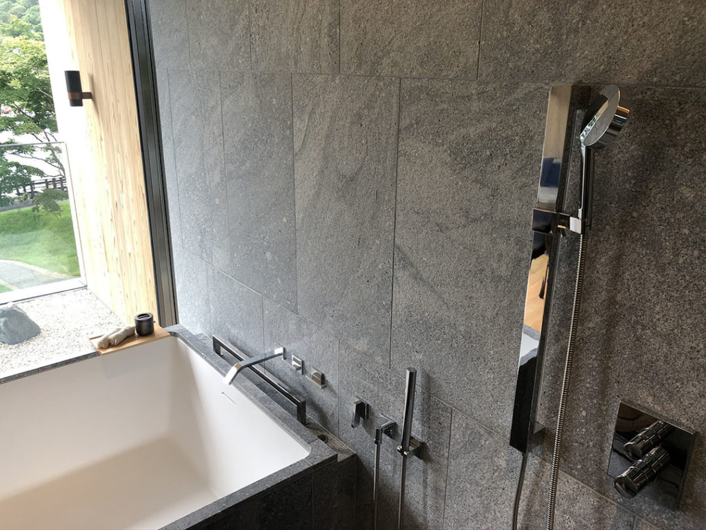 リッツカールトン日光の客室|浴室とシャワー