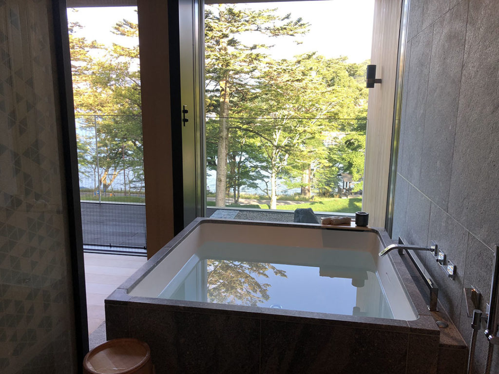 リッツカールトン日光の客室|浴室とシャワー