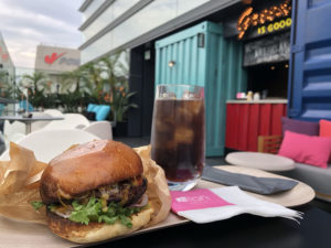 アロフト東京銀座｜Roof Dogs