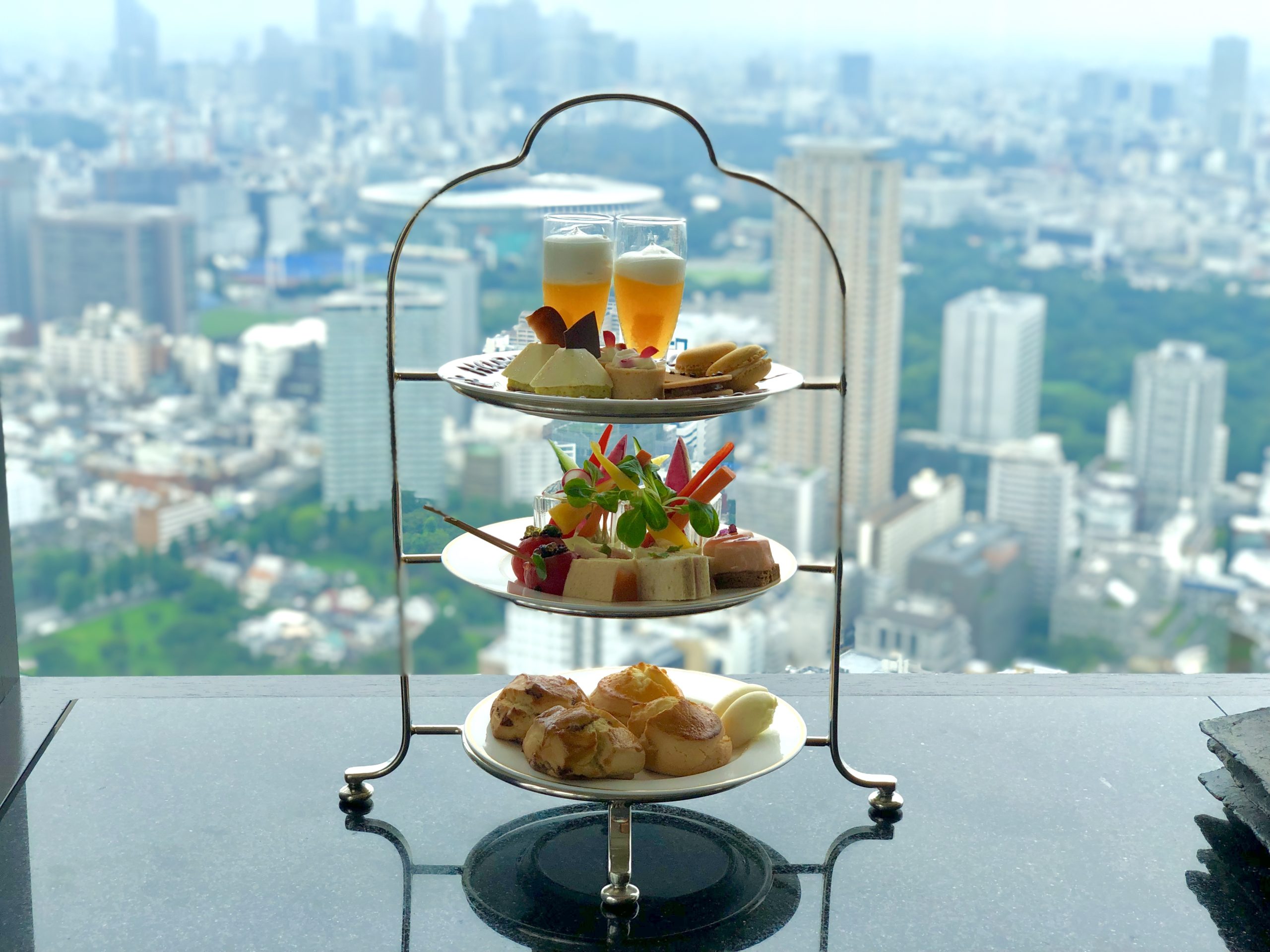 リッツカールトン東京|ラウンジで提供されるアフタヌーンティー