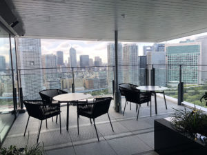 メズム東京｜クラブラウンジ（club mesm）のテラス席