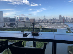 メズム東京｜クラブラウンジ（club mesm）のテラス席