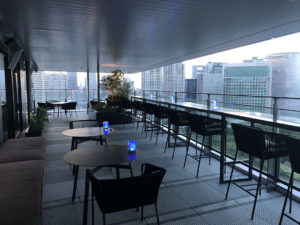 メズム東京｜クラブラウンジ（club mesm）のテラス席
