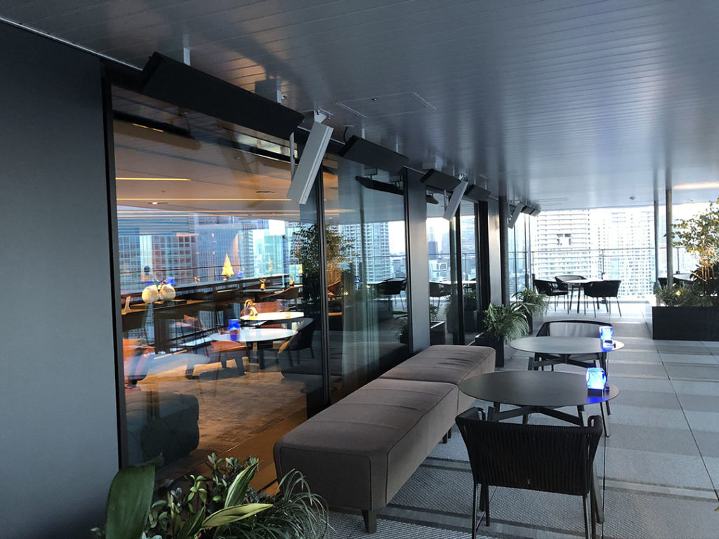 メズム東京｜クラブラウンジ（club mesm）のテラス席