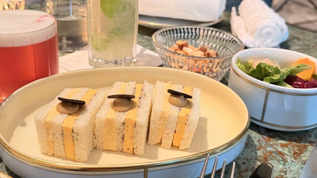 ウォルドーフ・アストリア大阪宿泊記|ピーコックアレー