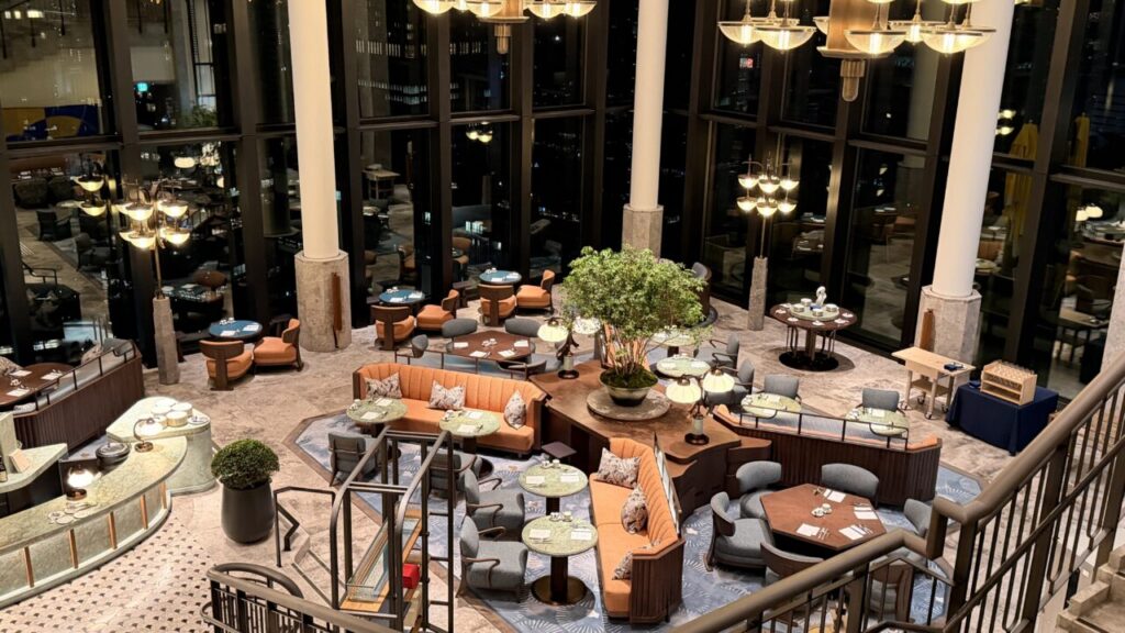 ウォルドーフ・アストリア大阪宿泊記|ピーコックアレー