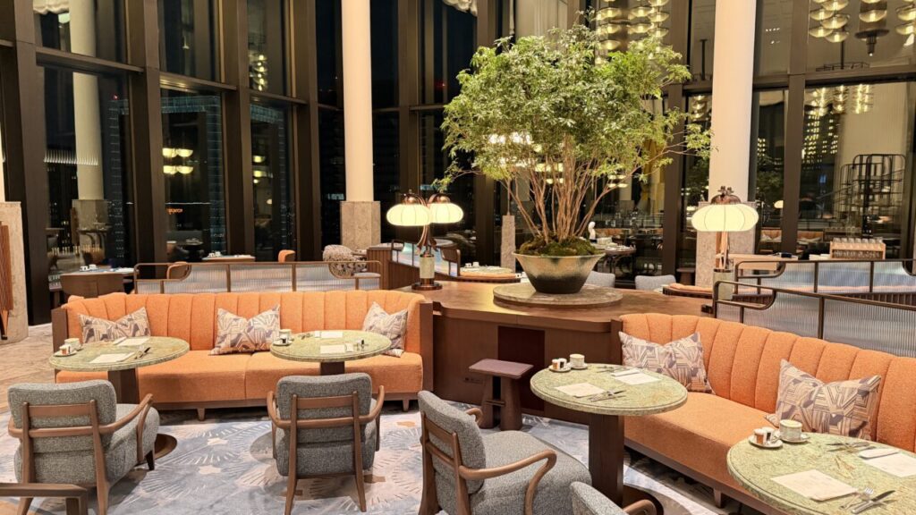 ウォルドーフ・アストリア大阪宿泊記|ピーコックアレー