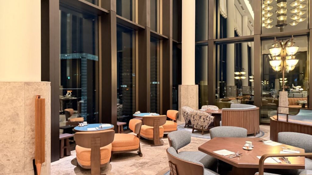 ウォルドーフ・アストリア大阪宿泊記|ピーコックアレー