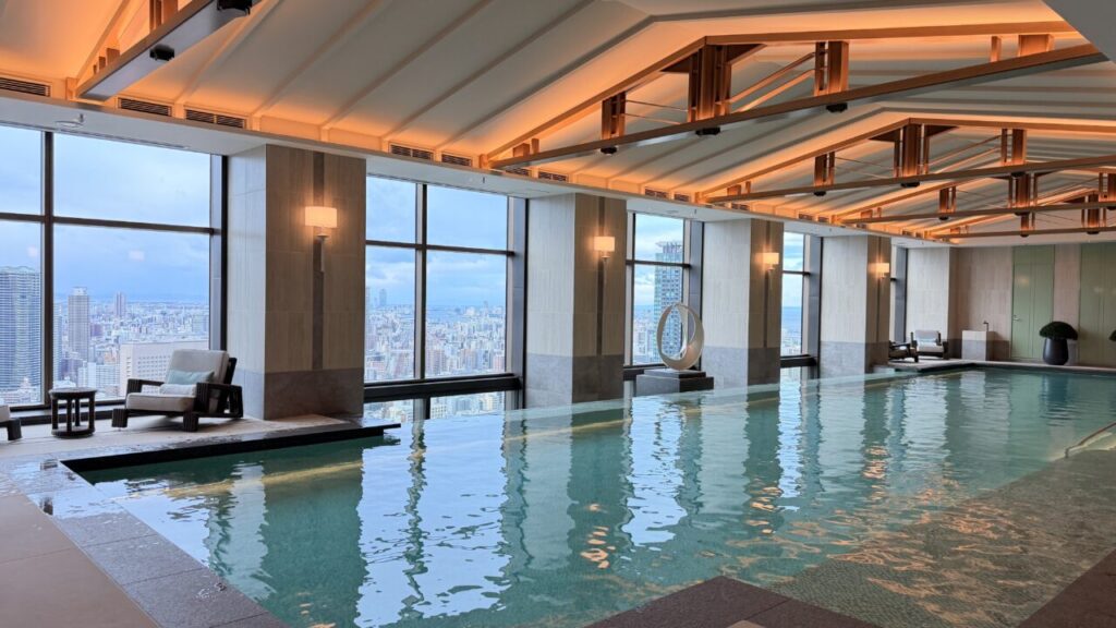 ウォルドーフ・アストリア大阪宿泊記|プール